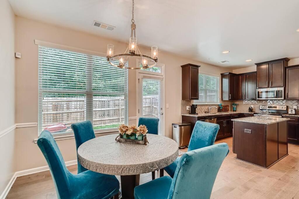 הוילה Collinsville Luxury Townhouse In Atlanta Suburb מראה חיצוני תמונה